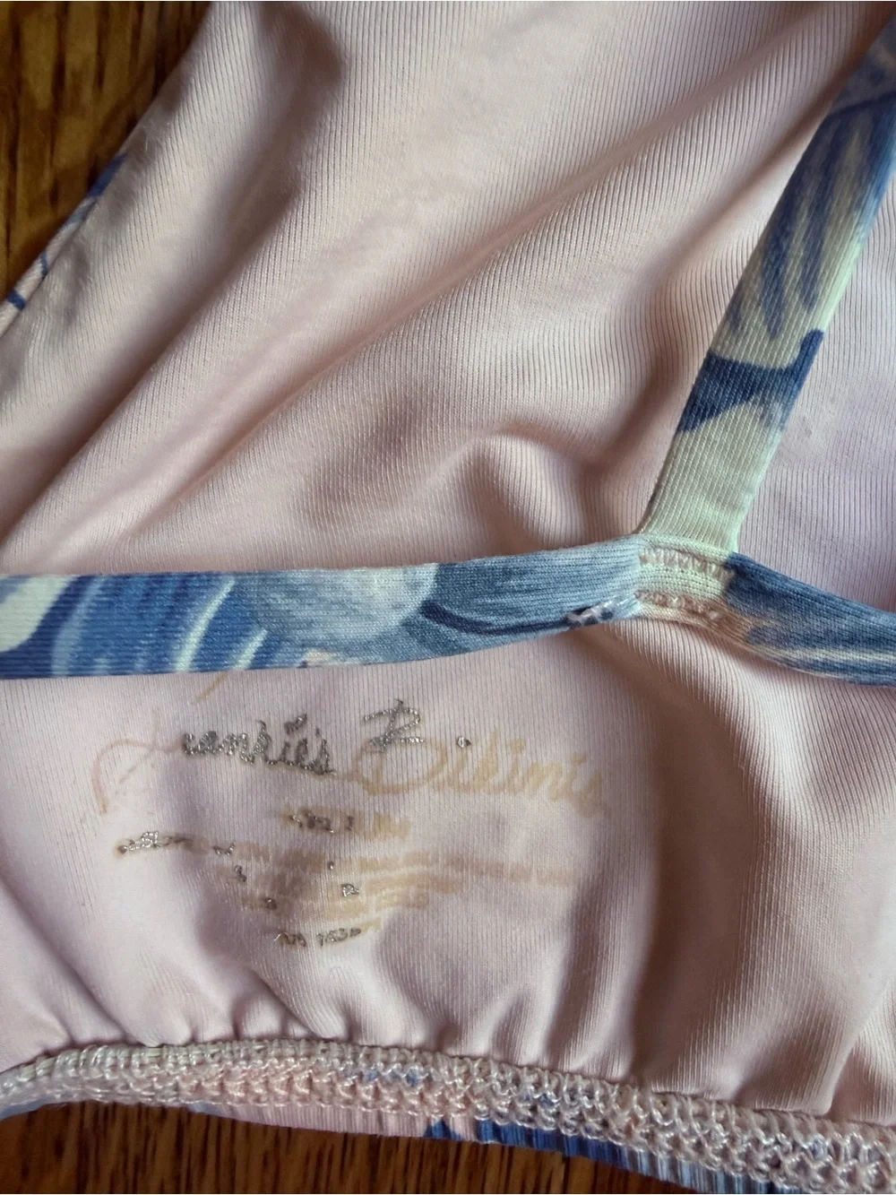 Frankie’s Bikinis Marley Top in Hawaiian Blush- Size Medium